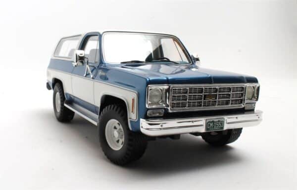 Cult Scale 1:18 Chevrolet Blazer K5 1973-1978 Blue/White (CML155-3) Limited Edition Resin Model 9 Cult Scale 1:18 Chevrolet Blazer K5 1973-1978 Blue/White (CML155-3) Limited Edition Resin Model