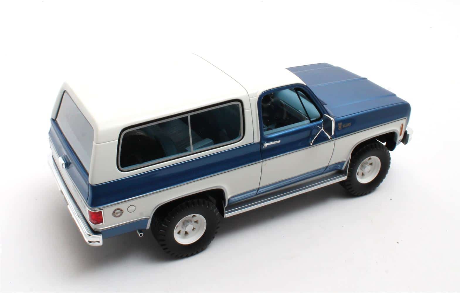 Cult Scale 1:18 Chevrolet Blazer K5 1973-1978 Blue/White (CML155-3) Limited Edition Resin Model 5 Cult Scale 1:18 Chevrolet Blazer K5 1973-1978 Blue/White (CML155-3) Limited Edition Resin Model - Image 5