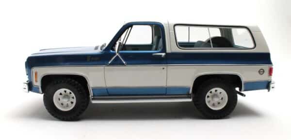 Cult Scale 1:18 Chevrolet Blazer K5 1973-1978 Blue/White (CML155-3) Limited Edition Resin Model 11 Cult Scale 1:18 Chevrolet Blazer K5 1973-1978 Blue/White (CML155-3) Limited Edition Resin Model
