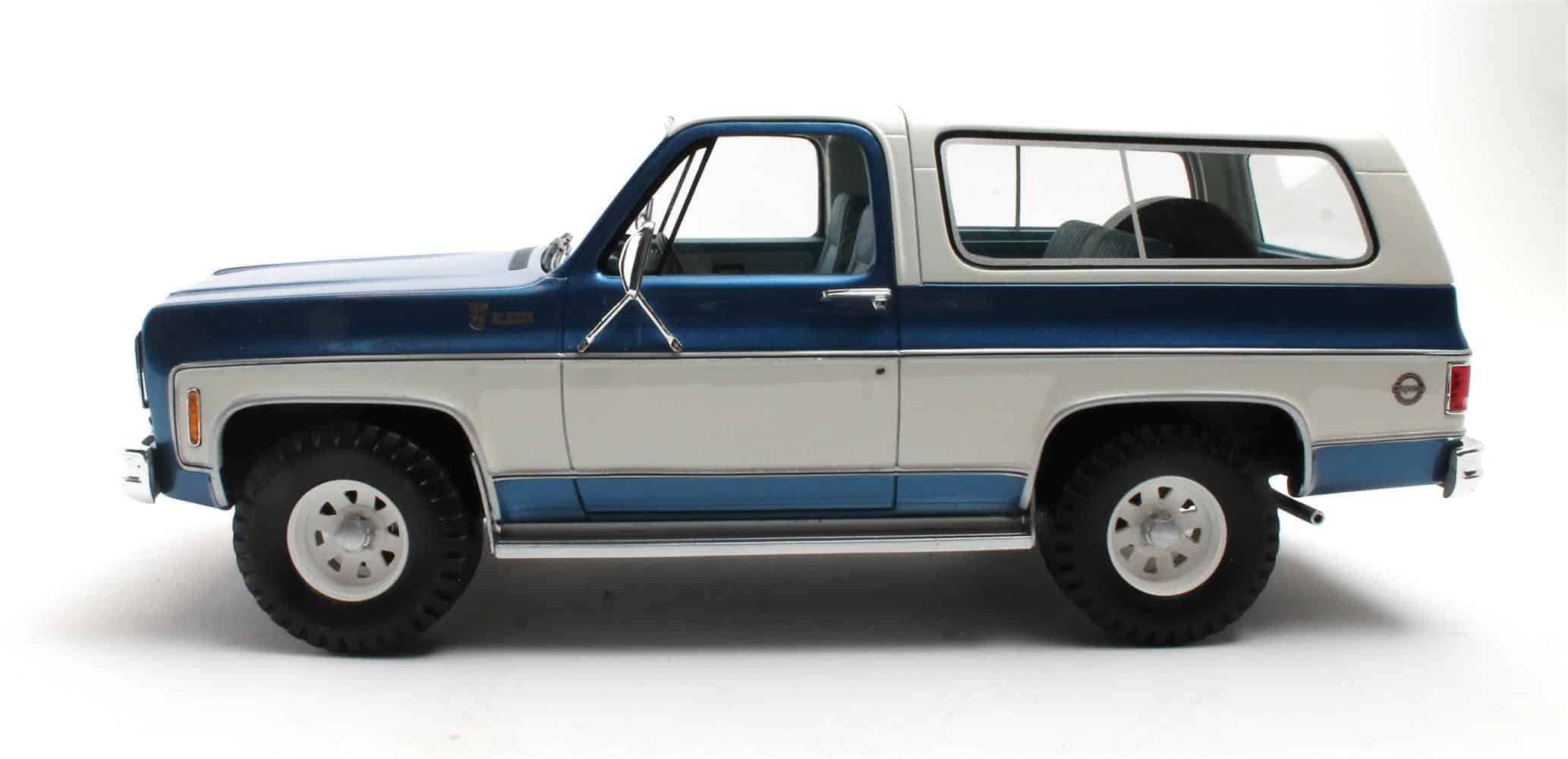 Cult Scale 1:18 Chevrolet Blazer K5 1973-1978 Blue/White (CML155-3) Limited Edition Resin Model 6 Cult Scale 1:18 Chevrolet Blazer K5 1973-1978 Blue/White (CML155-3) Limited Edition Resin Model - Image 6