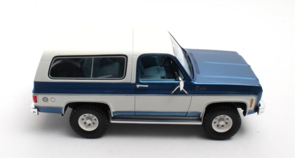 Cult Scale 1:18 Chevrolet Blazer K5 1973-1978 Blue/White (CML155-3) Limited Edition Resin Model 8 Cult Scale 1:18 Chevrolet Blazer K5 1973-1978 Blue/White (CML155-3) Limited Edition Resin Model