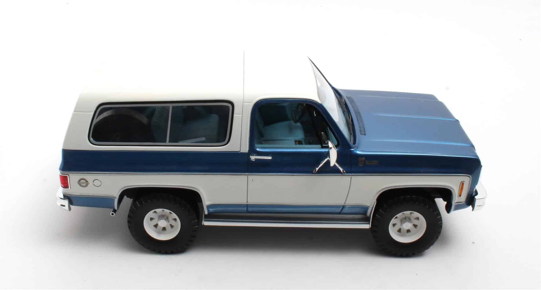 Cult Scale 1:18 Chevrolet Blazer K5 1973-1978 Blue/White (CML155-3) Limited Edition Resin Model 3 Cult Scale 1:18 Chevrolet Blazer K5 1973-1978 Blue/White (CML155-3) Limited Edition Resin Model - Image 3