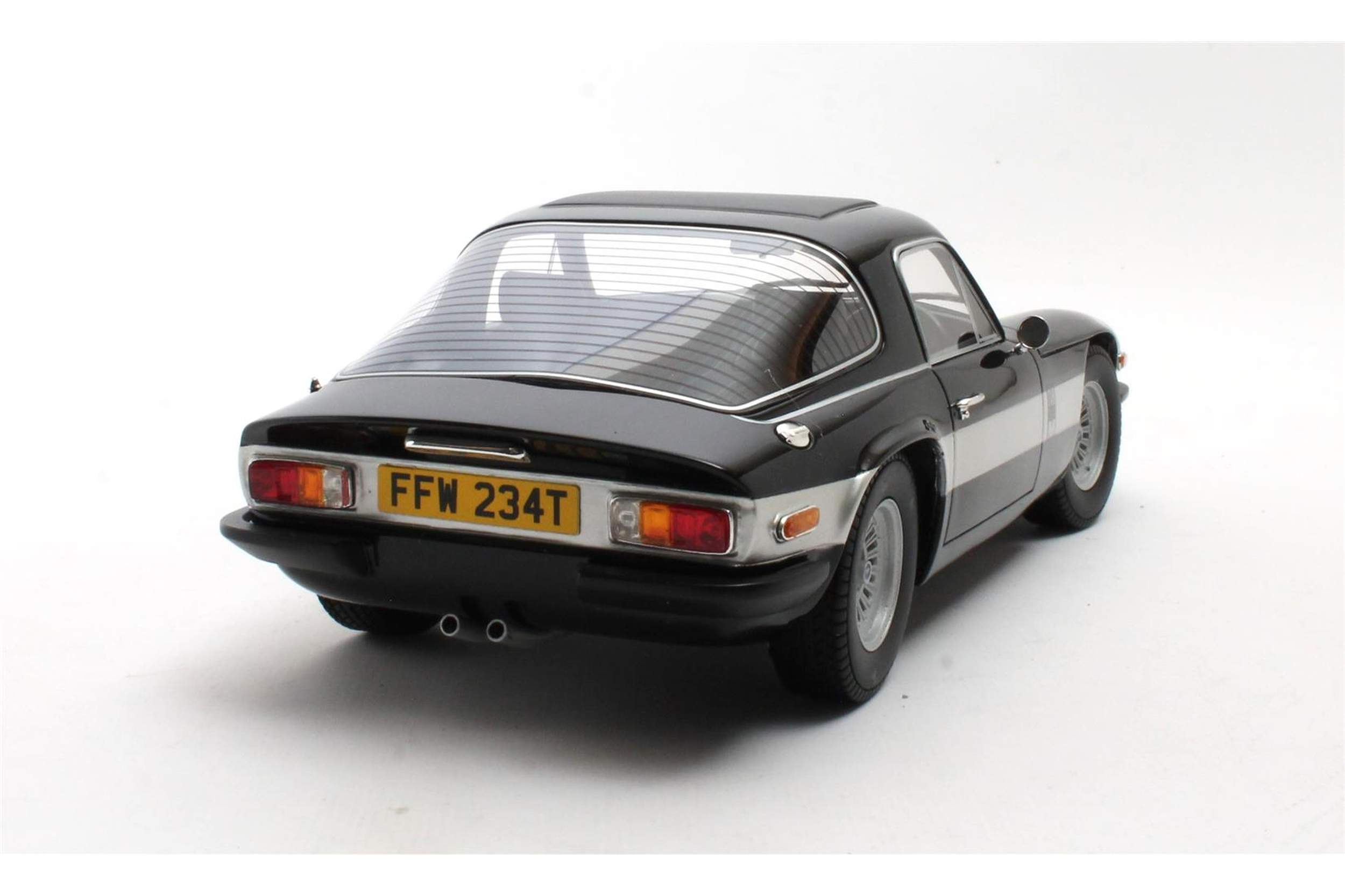 Cult Scale 1:18 TVR 3000M 1972-1976 Black (CML226-1) Limited Edition Resin Model - Image 2