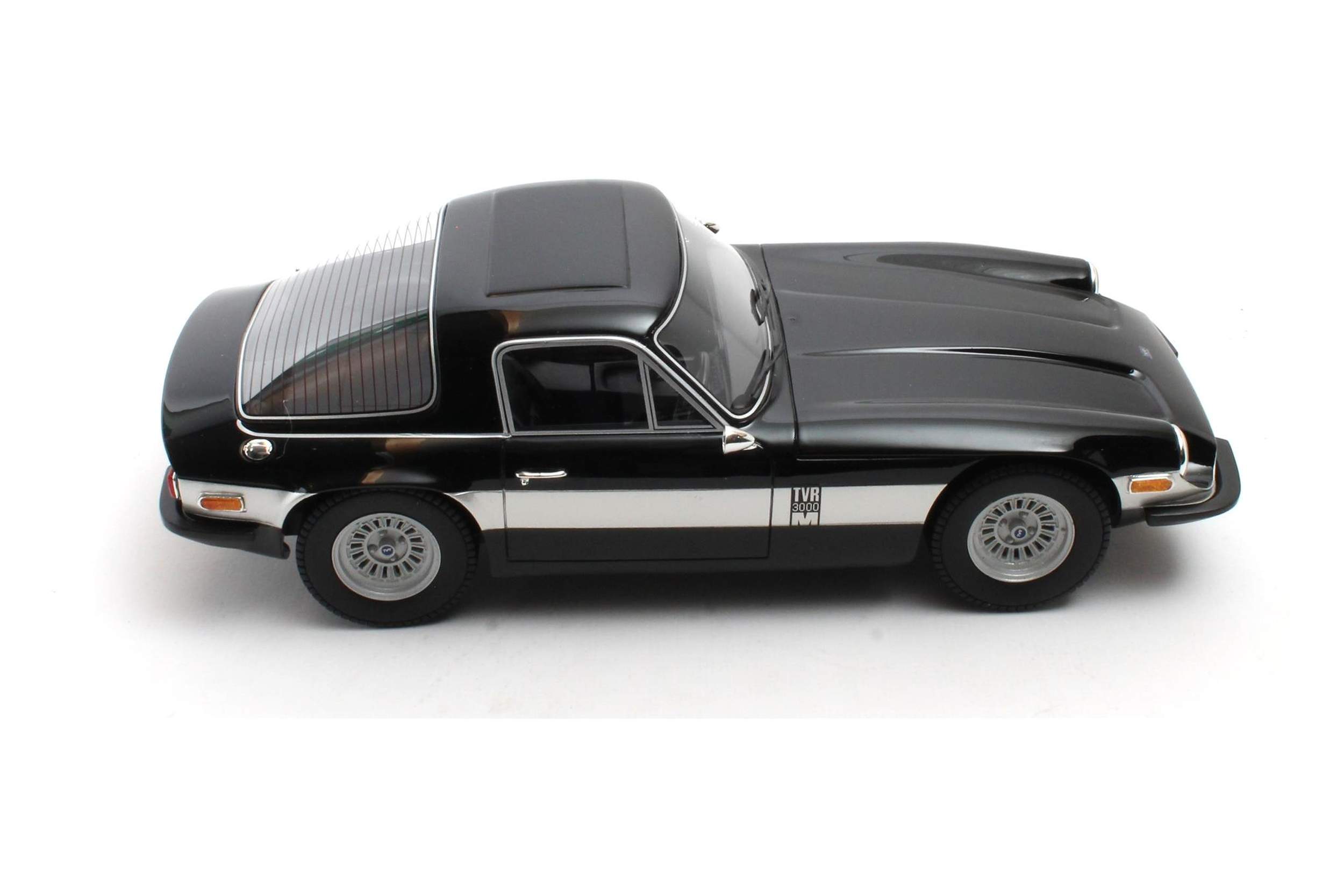 Cult Scale 1:18 TVR 3000M 1972-1976 Black (CML226-1) Limited Edition Resin Model - Image 3