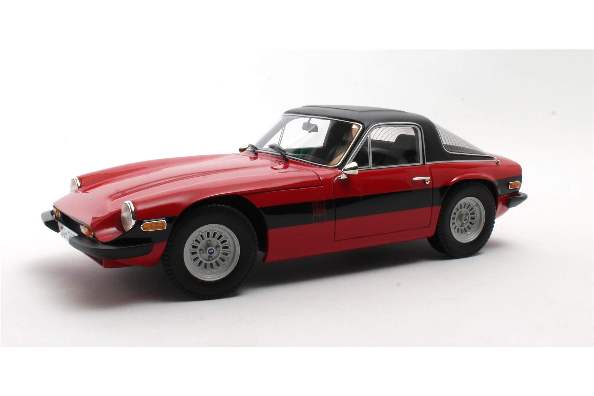 Cult Scale 1:18 TVR 3000M 1972-1976 Red (CML226-2) Limited Edition Resin Model