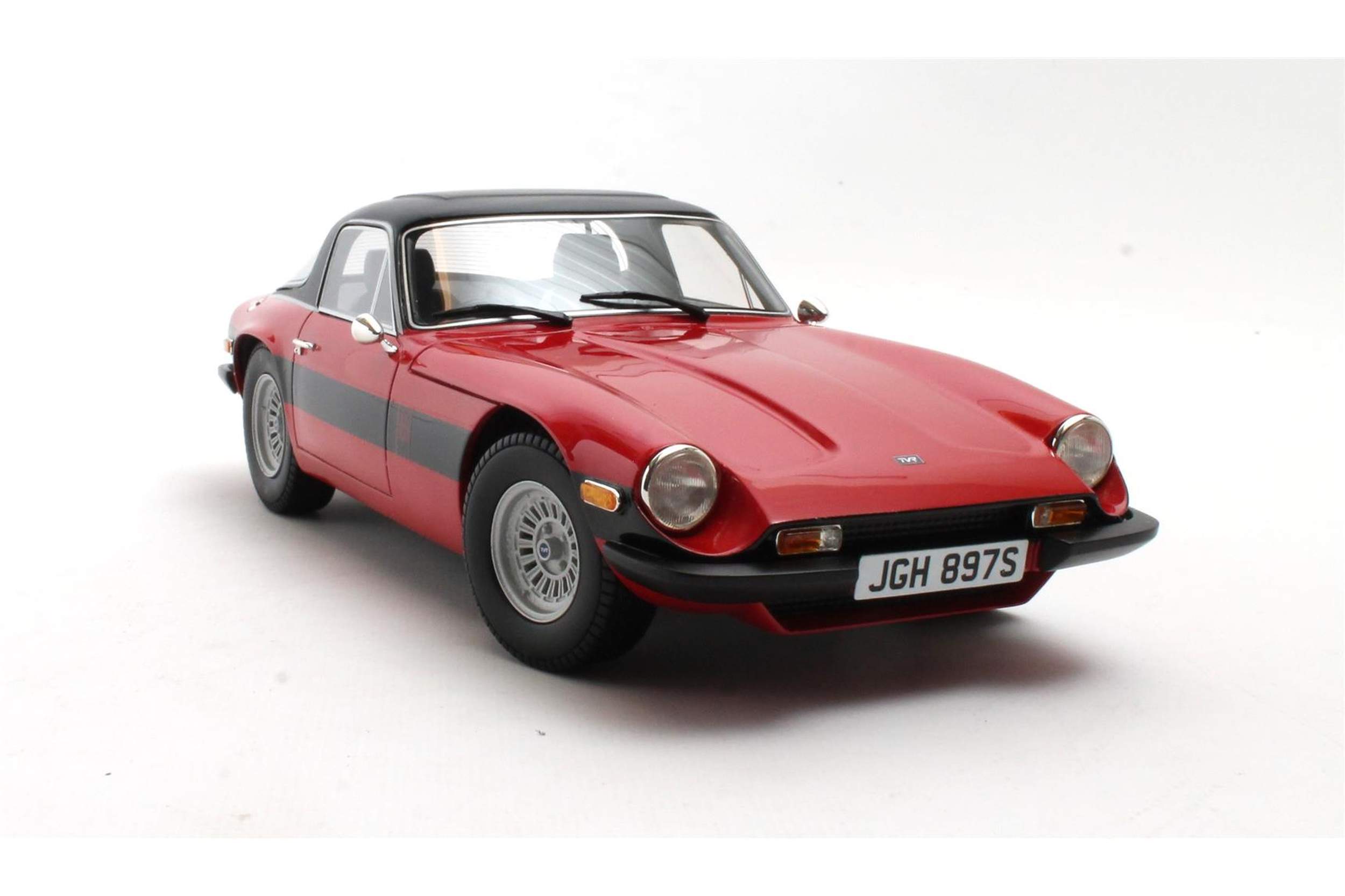 Cult Scale 1:18 TVR 3000M 1972-1976 Red (CML226-2) Limited Edition Resin Model - Image 4