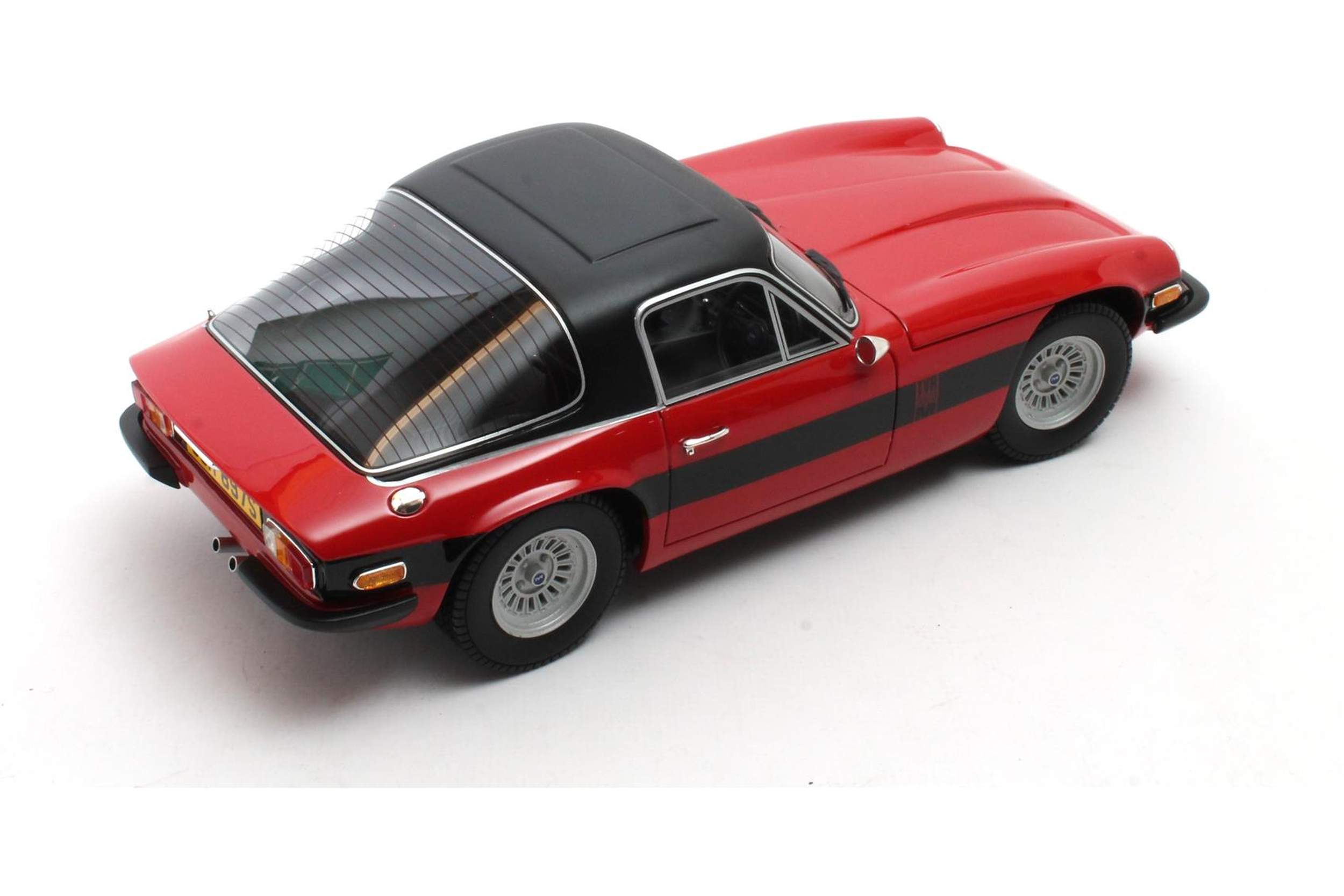 Cult Scale 1:18 TVR 3000M 1972-1976 Red (CML226-2) Limited Edition Resin Model - Image 5
