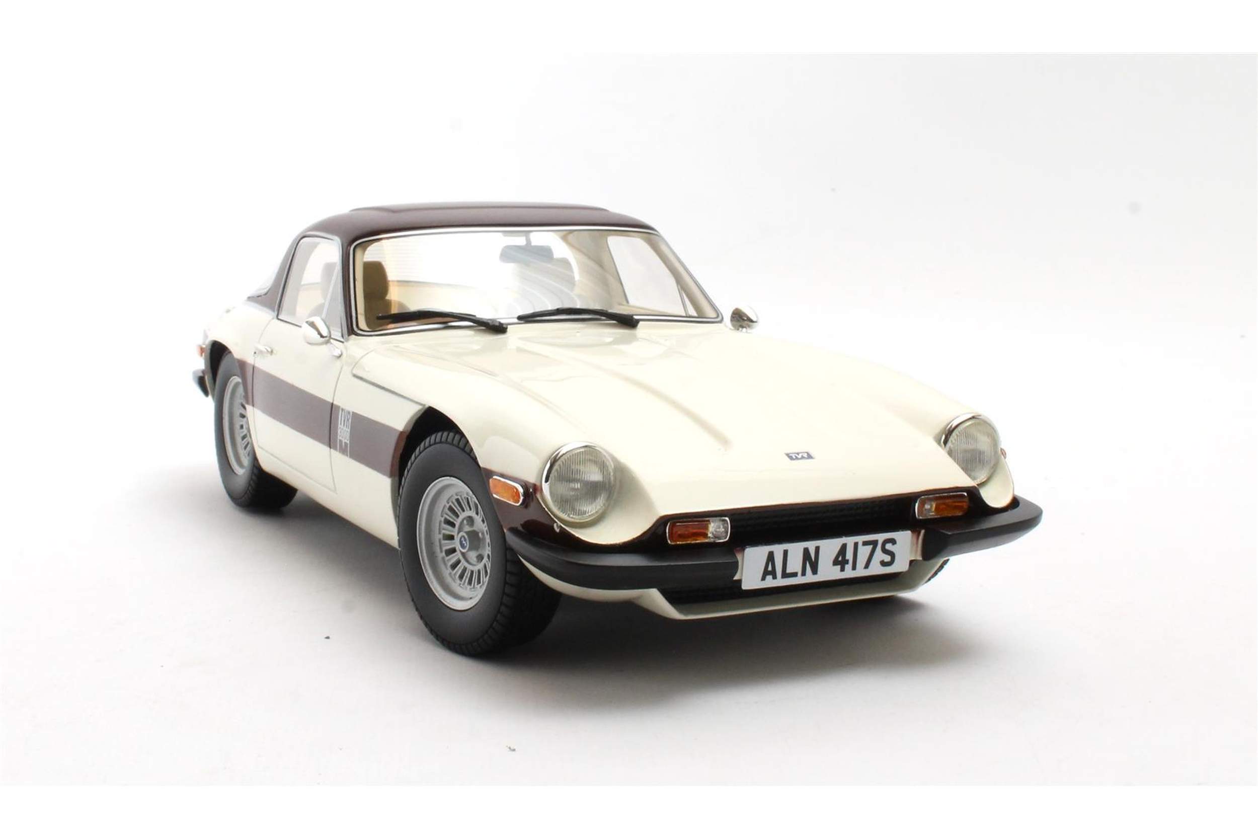 Cult Scale 1:18 TVR 3000M 1972-1976 Creme (CML226-3) Limited Edition Resin Model - Image 4