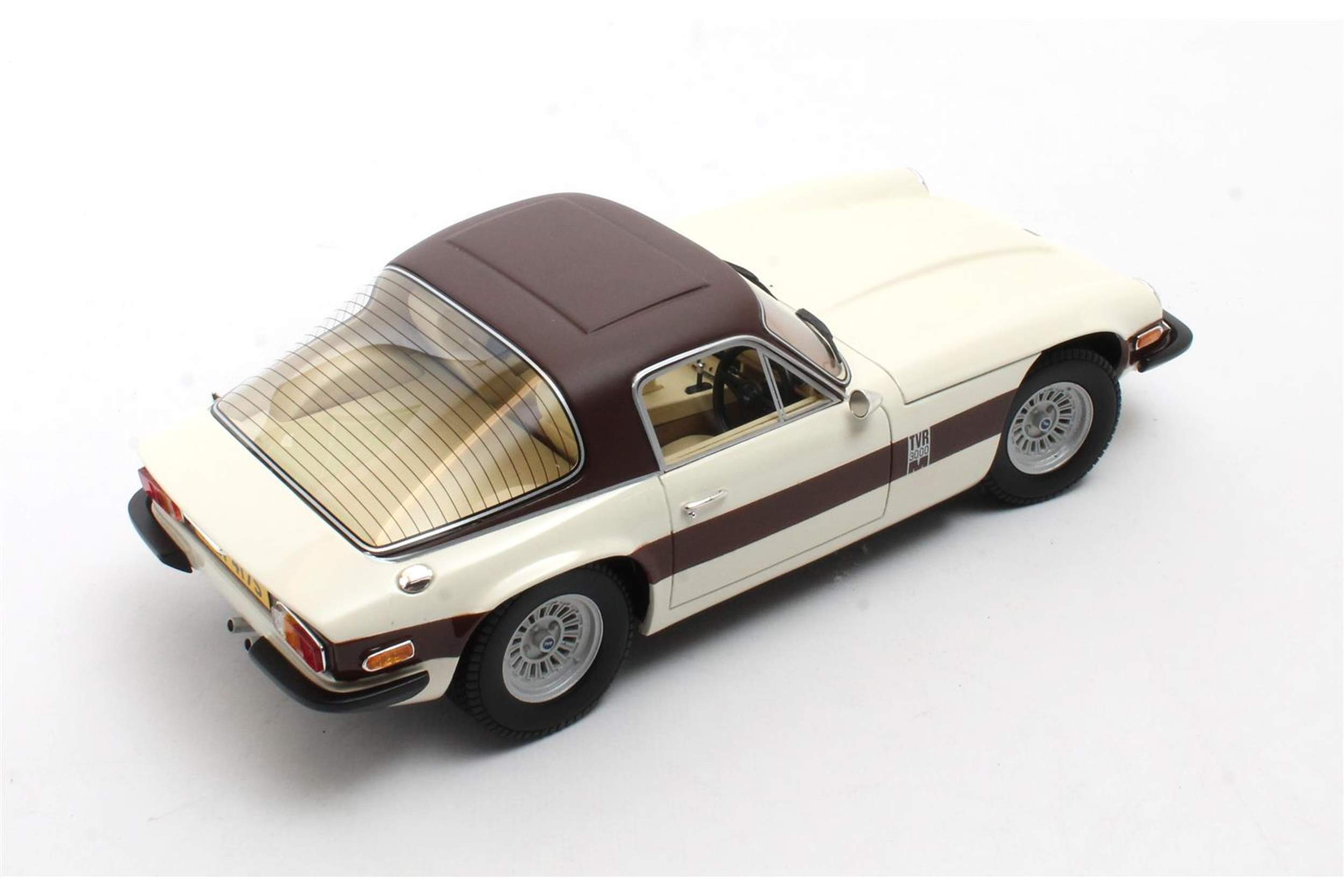 Cult Scale 1:18 TVR 3000M 1972-1976 Creme (CML226-3) Limited Edition Resin Model - Image 5