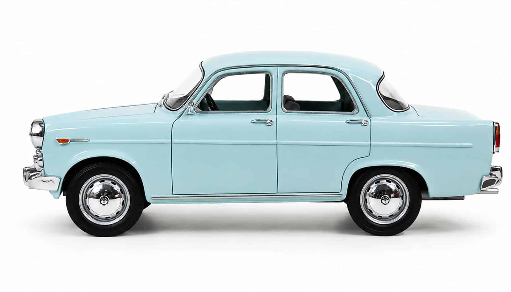 Cult Scale 1:18 Alfa Romeo Giulietta Ti 1961-64 Blue (CML249-1) Limited Edition Resin Model 2 Cult Scale 1:18 Alfa Romeo Giulietta Ti 1961-64 Blue (CML249-1) Limited Edition Resin Model - Image 2