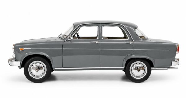 Cult Scale 1:18 Alfa Romeo Giulietta Ti 1961-64 Grey (CML249-3) Limited Edition Resin Model 5 Cult Scale 1:18 Alfa Romeo Giulietta Ti 1961-64 Grey (CML249-3) Limited Edition Resin Model