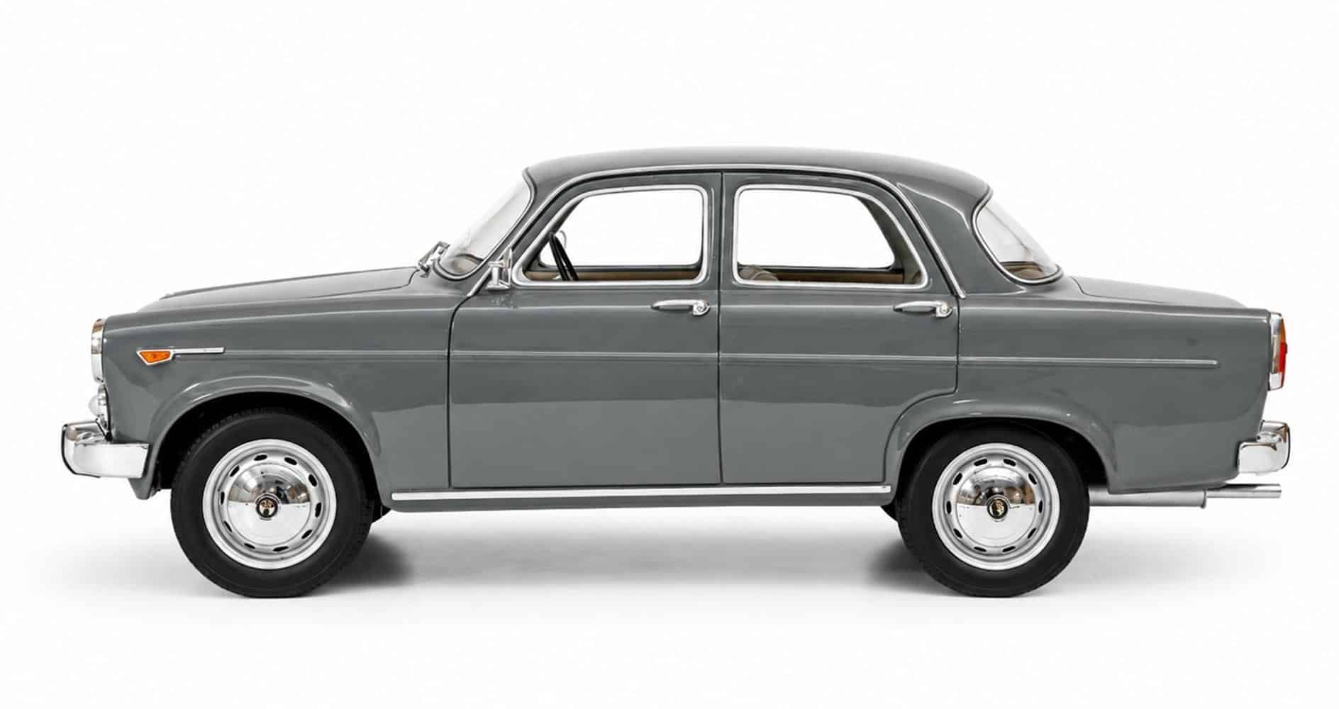 Cult Scale 1:18 Alfa Romeo Giulietta Ti 1961-64 Grey (CML249-3) Limited Edition Resin Model 2 Cult Scale 1:18 Alfa Romeo Giulietta Ti 1961-64 Grey (CML249-3) Limited Edition Resin Model - Image 2