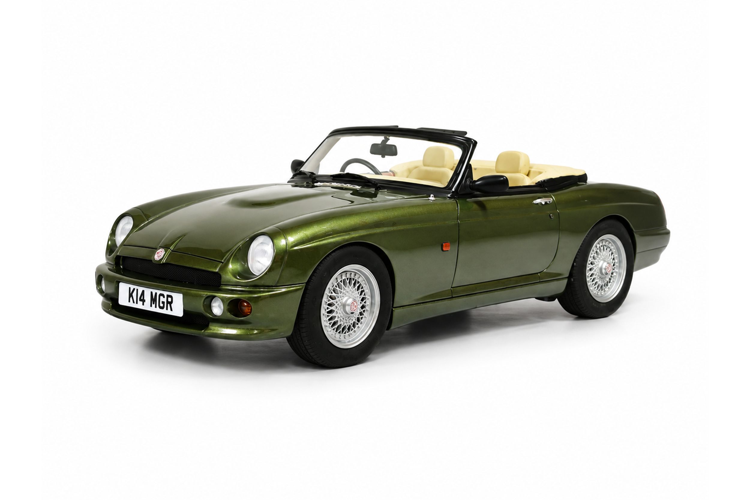 Cult Scale 1:18 MG RV8 1992-1995 Woodcote Green (CML301-1) Limited Edition Resin Model