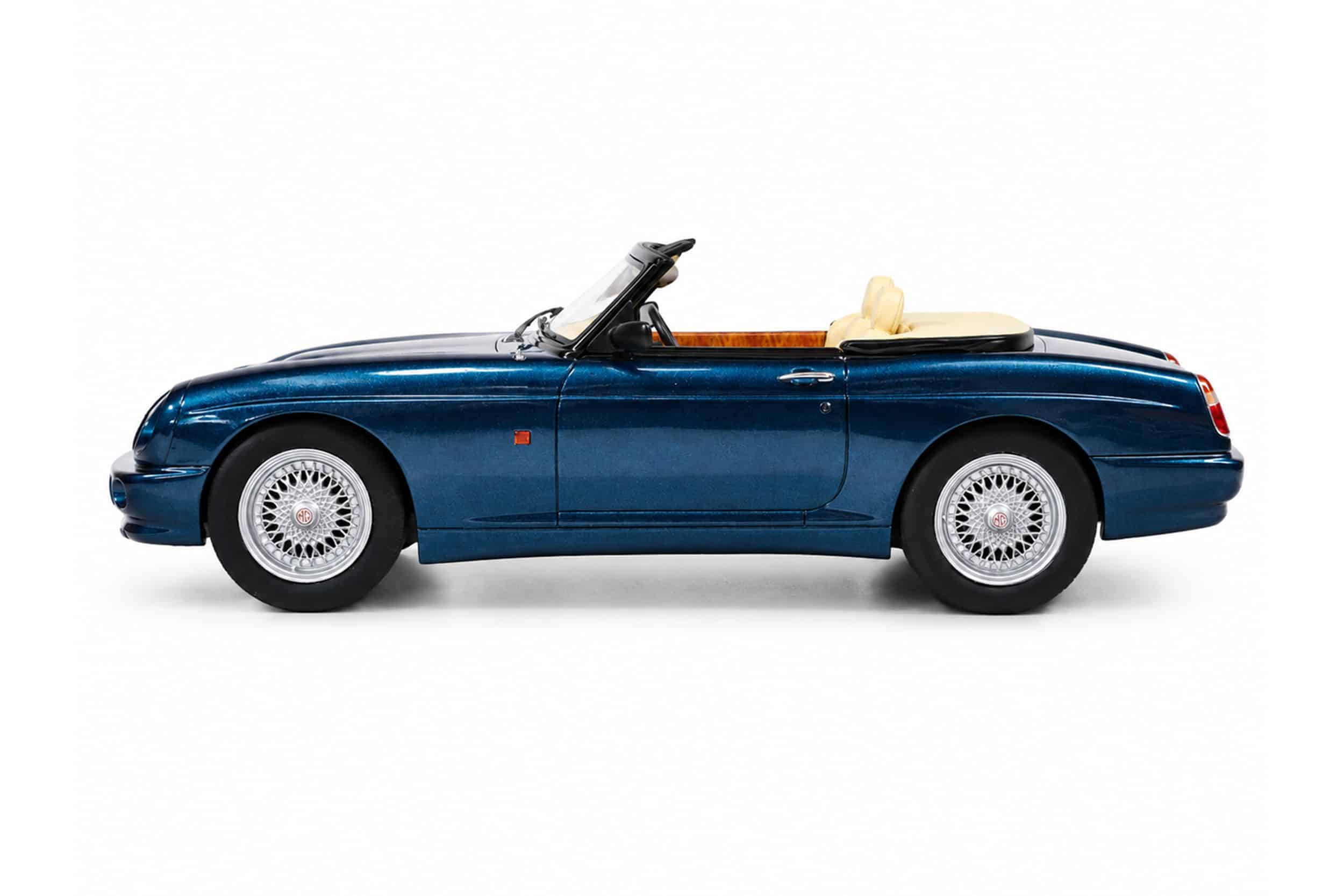Cult Scale 1:18 MG RV8 1992-1995 Caribbean Blue (CML301-3) Limited Edition Resin Model - Image 3