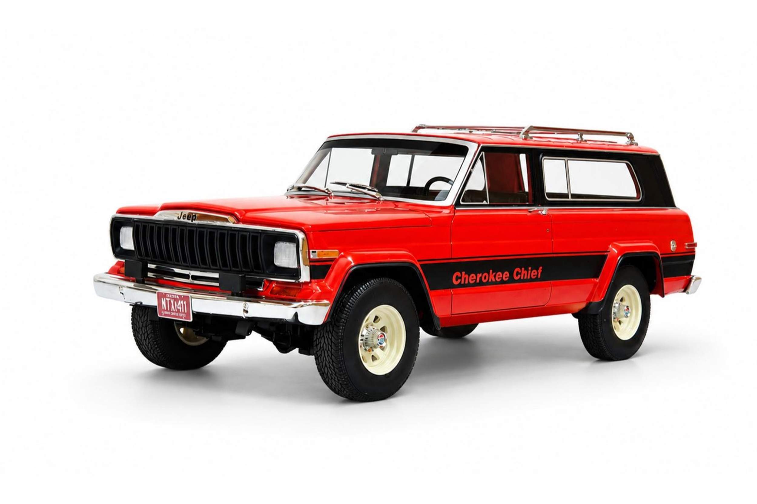 Cult Scale 1:18 Jeep Cherokee Chief (SJ) 1980-1983 Red (CML207-1) Limited Edition Resin Model