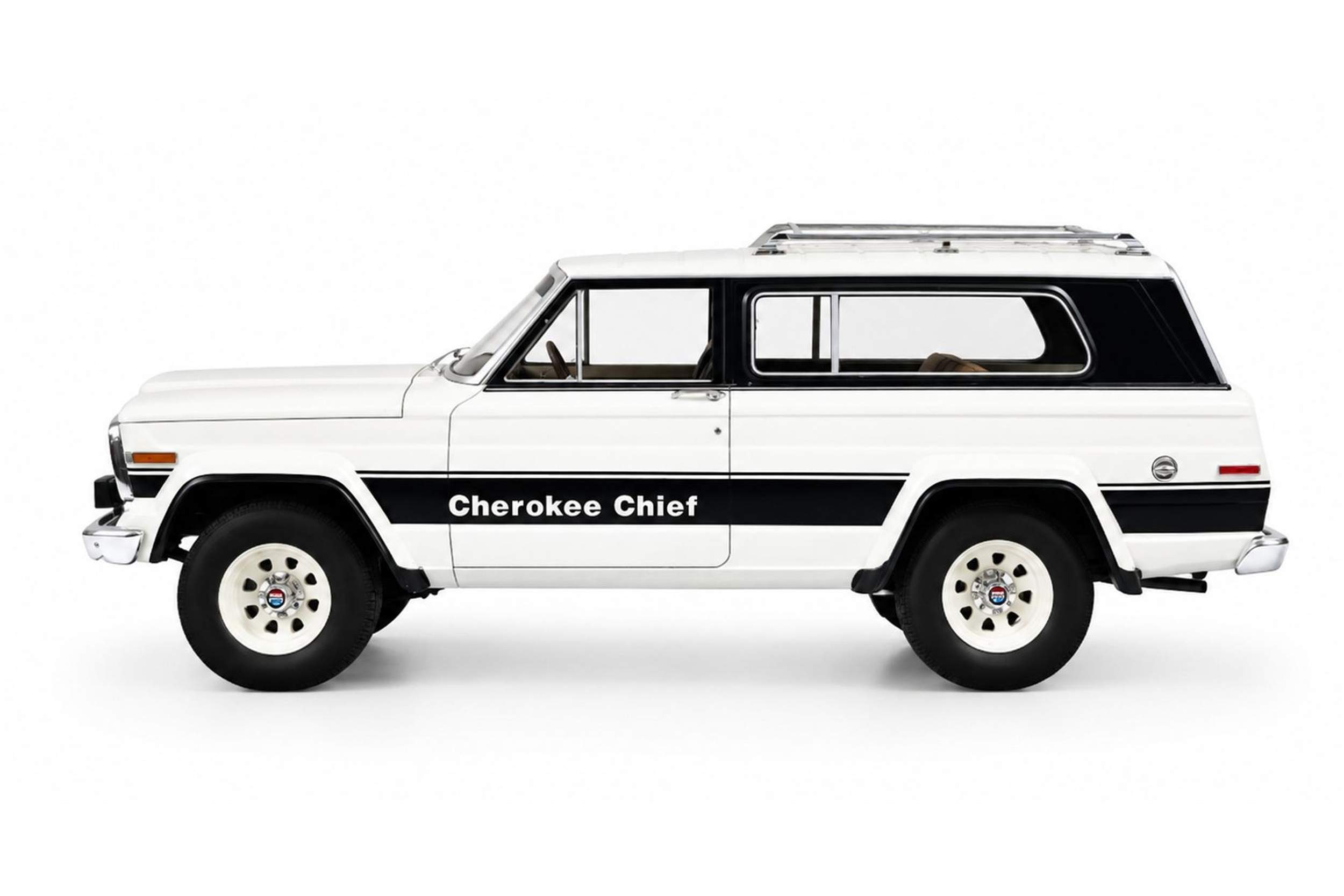 Cult Scale 1:18 Jeep Cherokee Chief (SJ) 1980-1983 White (CML207-3) Limited Edition Resin Model - Image 3