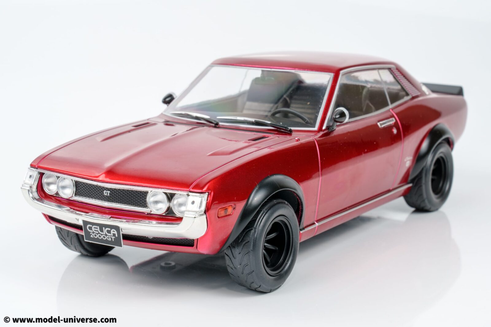 Ixo - 1:18 Toyota Celica 2000 GT (RA21) Red Metallic 1977