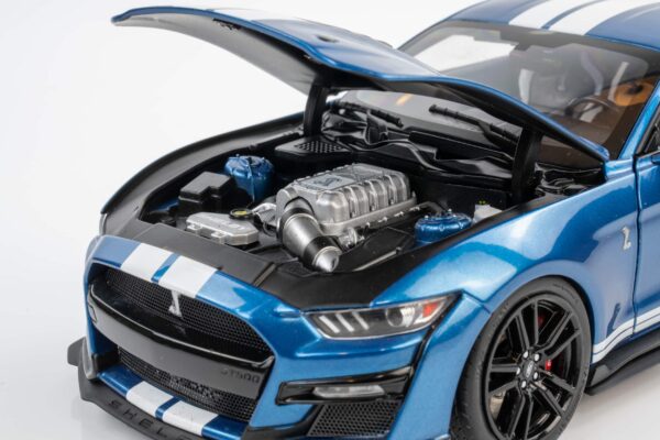 Ixo - 1:18 Ford Mustang Shelby GT500 Atlas Blue Metallic - Diecast Model 16 Ixo - 1:18 Ford Mustang Shelby GT500 Atlas Blue Metallic - Diecast Model