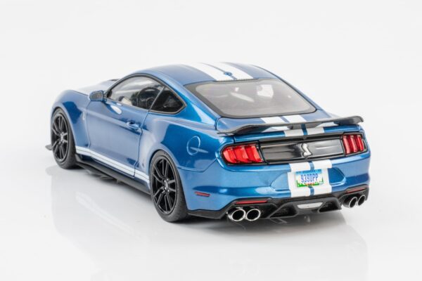 Ixo - 1:18 Ford Mustang Shelby GT500 Atlas Blue Metallic - Diecast Model 21 Ixo - 1:18 Ford Mustang Shelby GT500 Atlas Blue Metallic - Diecast Model