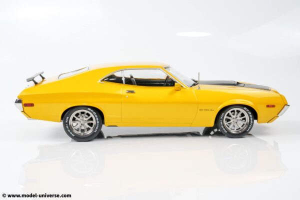 Ixo - 1:18 Ford Gran Torino Sport 1972 Yellow Metallic - Diecast Model 19 Ixo - 1:18 Ford Gran Torino Sport 1972 Yellow Metallic - Diecast Model