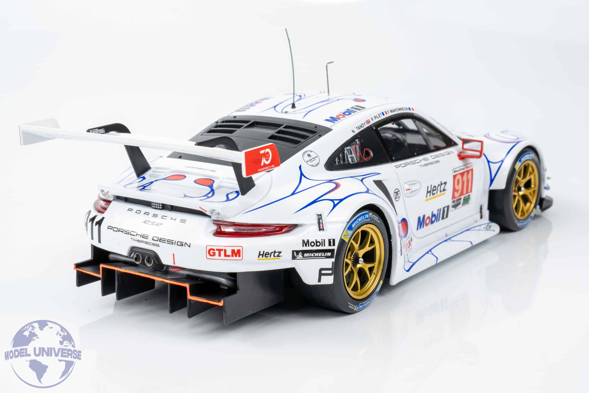 Ixo - 1:18 Porsche 911 RSR No.911 Class Winner Petit Le Mans 2018 - Pilet, Tandy, Makowiecki - Diecast Model 7 Ixo - 1:18 Porsche 911 RSR No.911 Class Winner Petit Le Mans 2018 - Pilet, Tandy, Makowiecki - Diecast Model
