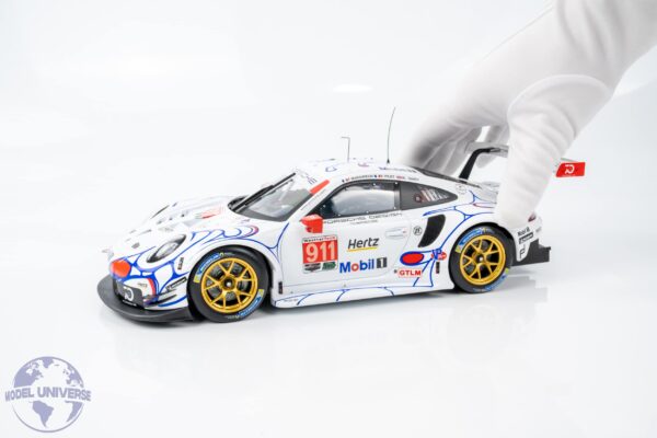Ixo - 1:18 Porsche 911 RSR No.911 Class Winner Petit Le Mans 2018 - Pilet, Tandy, Makowiecki - Diecast Model 11 Ixo - 1:18 Porsche 911 RSR No.911 Class Winner Petit Le Mans 2018 - Pilet, Tandy, Makowiecki - Diecast Model