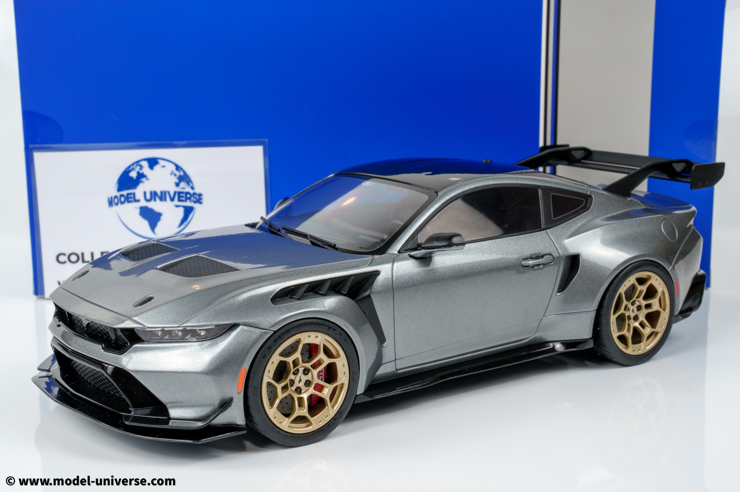 MCG - 1:18 フォード マスタング GTD メタリックグレー 2025 - 限定版