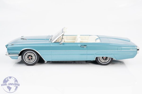 KK Scale - 1:18 Ford Thunderbird Cabriolet 1966 Light Blue Metallic / White Roof - Diecast Model 21 KK Scale - 1:18 Ford Thunderbird Cabriolet 1966 Light Blue Metallic / White Roof - Diecast Model