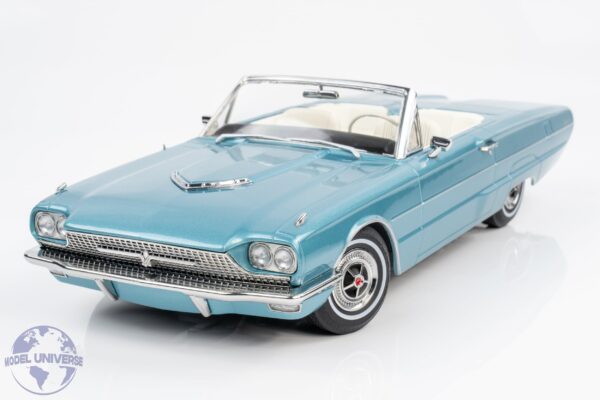 KK Scale - 1:18 Ford Thunderbird Cabriolet 1966 Light Blue Metallic / White Roof - Diecast Model 18 KK Scale - 1:18 Ford Thunderbird Cabriolet 1966 Light Blue Metallic / White Roof - Diecast Model