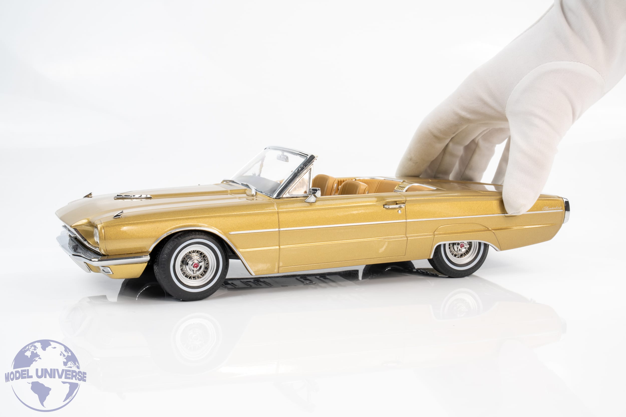 KK Scale - 1:18 Ford Thunderbird Cabriolet 1966 Gold Metallic / White Roof - Diecast Model 5 KK Scale - 1:18 Ford Thunderbird Cabriolet 1966 Gold Metallic / White Roof - Diecast Model