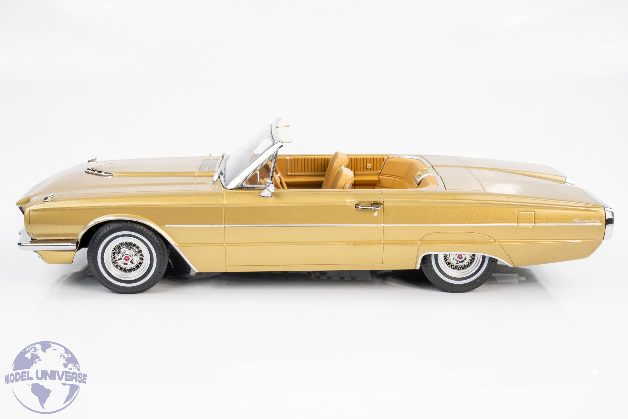 KK Scale - 1:18 Ford Thunderbird Cabriolet 1966 Gold Metallic / White Roof - Diecast Model 10 KK Scale - 1:18 Ford Thunderbird Cabriolet 1966 Gold Metallic / White Roof - Diecast Model