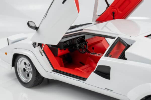 KK Scale 1:12 Lamborghini Countach LP 5000S QV White 1985 - Diecast Model 15 KK Scale 1:12 Lamborghini Countach LP 5000S QV White 1985 - Diecast Model