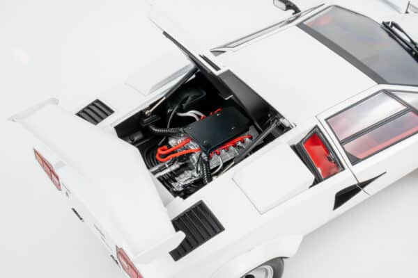 KK Scale 1:12 Lamborghini Countach LP 5000S QV White 1985 - Diecast Model 16 KK Scale 1:12 Lamborghini Countach LP 5000S QV White 1985 - Diecast Model