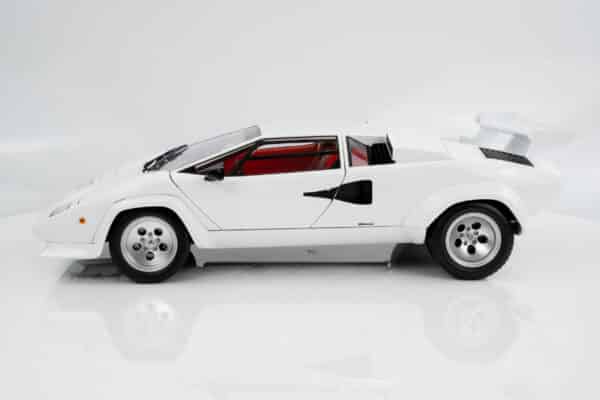 KK Scale 1:12 Lamborghini Countach LP 5000S QV White 1985 - Diecast Model 19 KK Scale 1:12 Lamborghini Countach LP 5000S QV White 1985 - Diecast Model