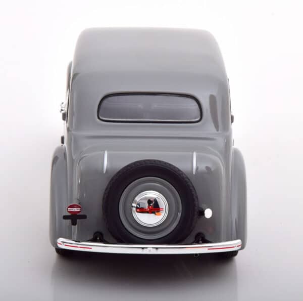 kk scale - 1:18 moskwitsch 400 1946 grey