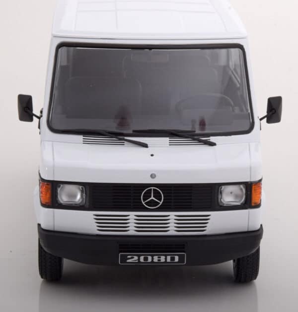 kk scale - 1:18 mercedes 208d bus 1988 white ltd edn 750 pcs