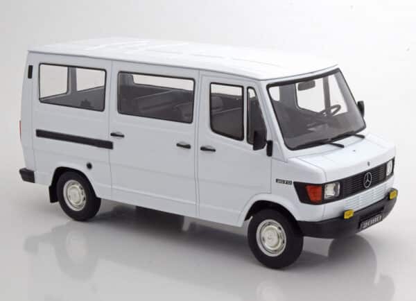 kk scale - 1:18 mercedes 208d bus 1988 white ltd edn 750 pcs