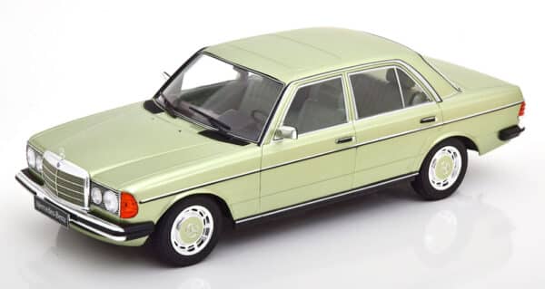 kk scale - 1:18 mercedes 280e w123 1977 light green metallic