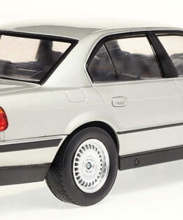 KK Scale 1:18 BMW 740i E38 Silver Diecast Model KKDC180365