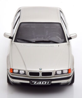 KK Scale 1:18 BMW 740i E38 Silver Diecast Model KKDC180365