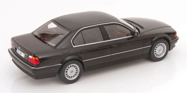 KK Scale - 1:18 BMW 740i (E38) Black Metallic 1994 - Diecast Model