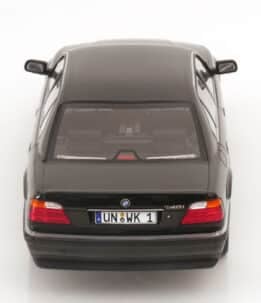 KK Scale - 1:18 BMW 740i (E38) Black Metallic 1994 - Diecast Model