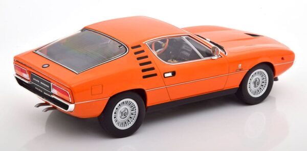 KK Scale - 1:18 Alfa Romeo Montreal 1970 Orange/Beige Interior 7 kk scale - 1:18 alfa romeo montreal 1970 orange/beige interior
