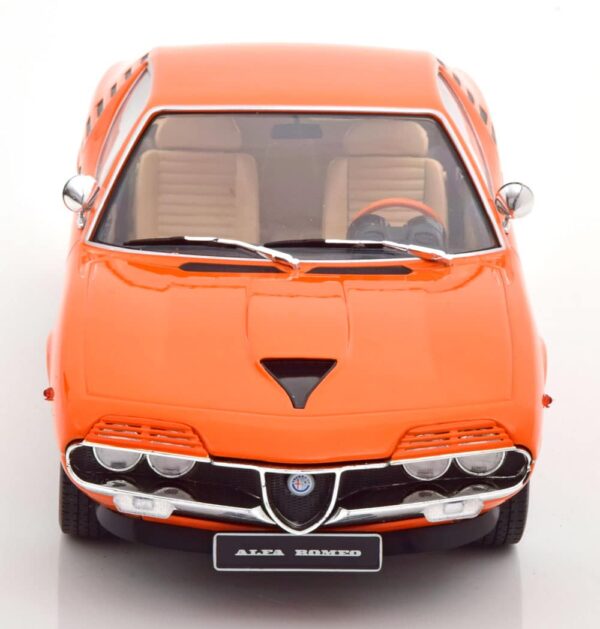 KK Scale - 1:18 Alfa Romeo Montreal 1970 Orange/Beige Interior 9 kk scale - 1:18 alfa romeo montreal 1970 orange/beige interior