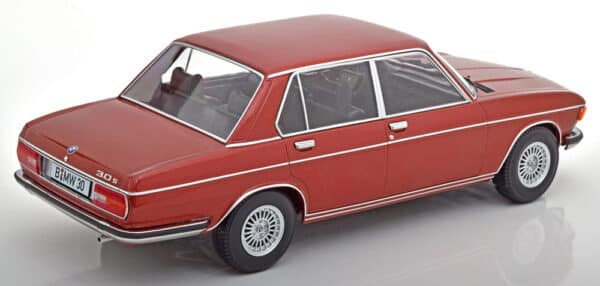 kk scale - 1:18 bmw 3.0s e3 2 series 1971 red brown metallic