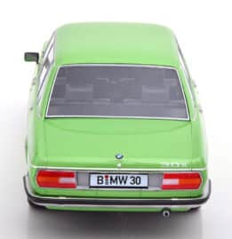 kk scale - 1:18 bmw 3.0s 2.series 1971 light green metallic