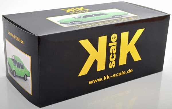 kk scale - 1:18 bmw 3.0s 2.series 1971 light green metallic