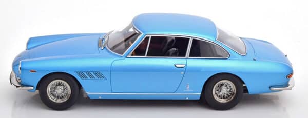 kk scale - 1:18 ferrari 330 gt 2+2 1964 light blue metallic