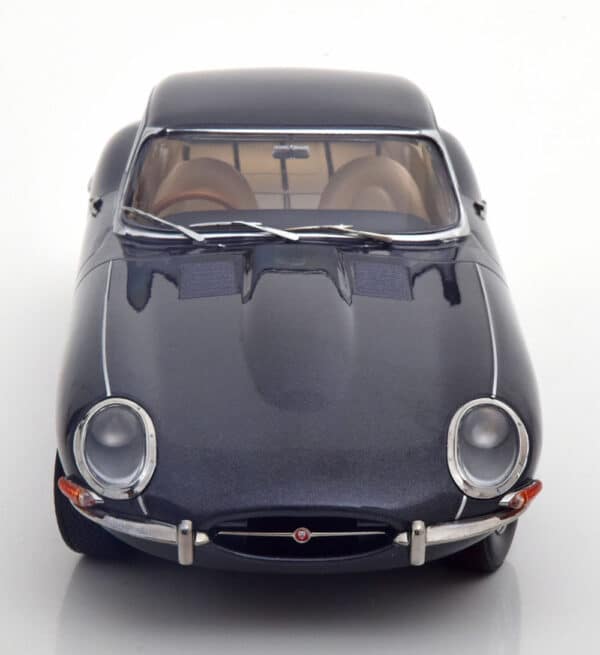 kk scale - 1:18 jaguar e-type coupe series 1 1961 grey metallic beige interior rhd (500)