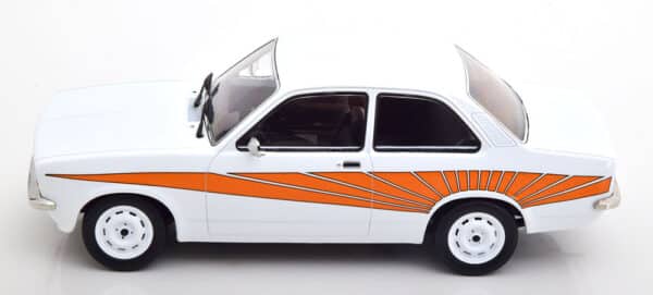 kk scale - 1:18 opel kadett c swinger 1973 white/orange